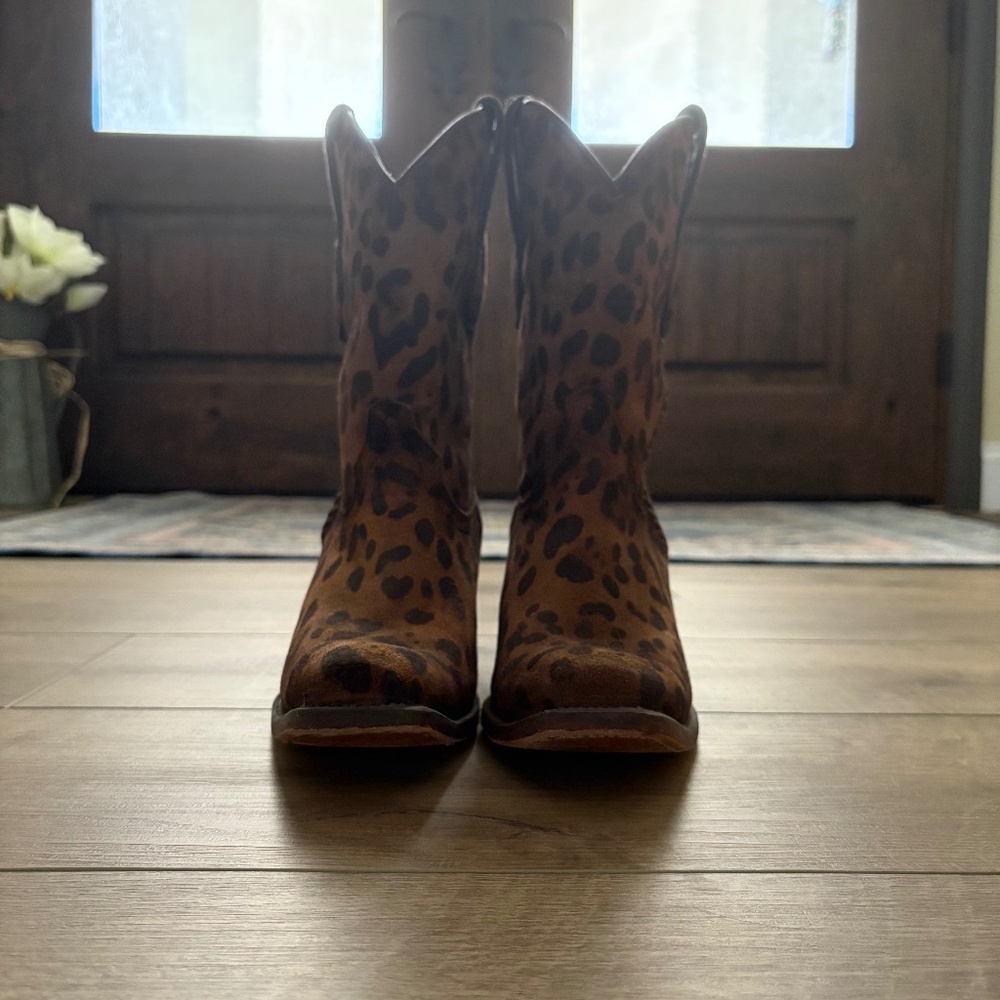 Cow girl boot Corral